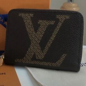 Louis Vuitton cute zippy large monogram wallet